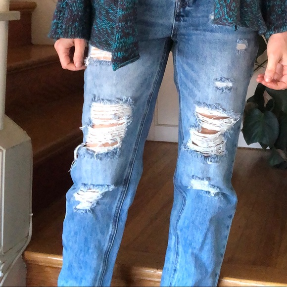 Vici Paige Distressed Boyfriend Jeans 26 - Picture 5 of 13